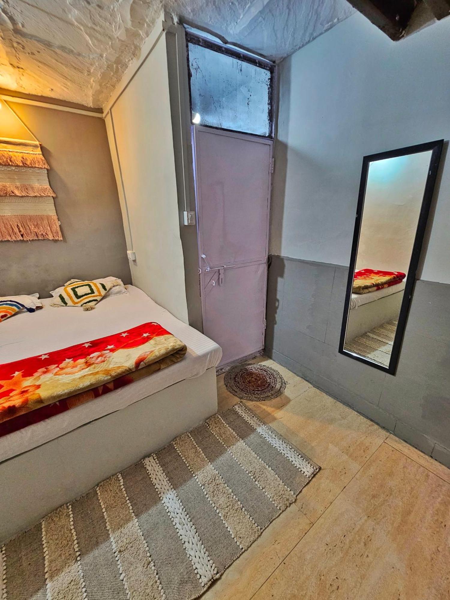 Varah Square Guest House 布什格尔 客房 照片