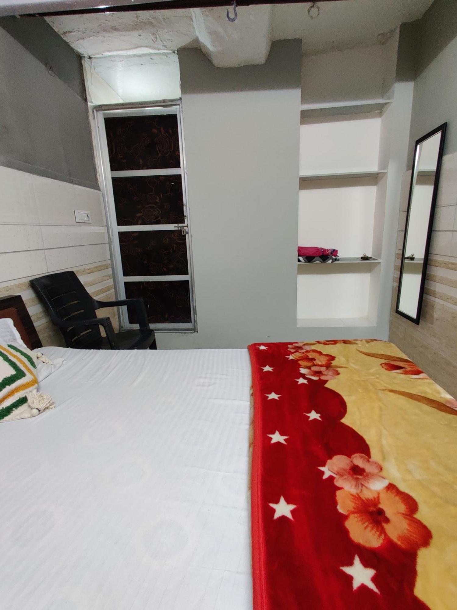 Varah Square Guest House 布什格尔 外观 照片
