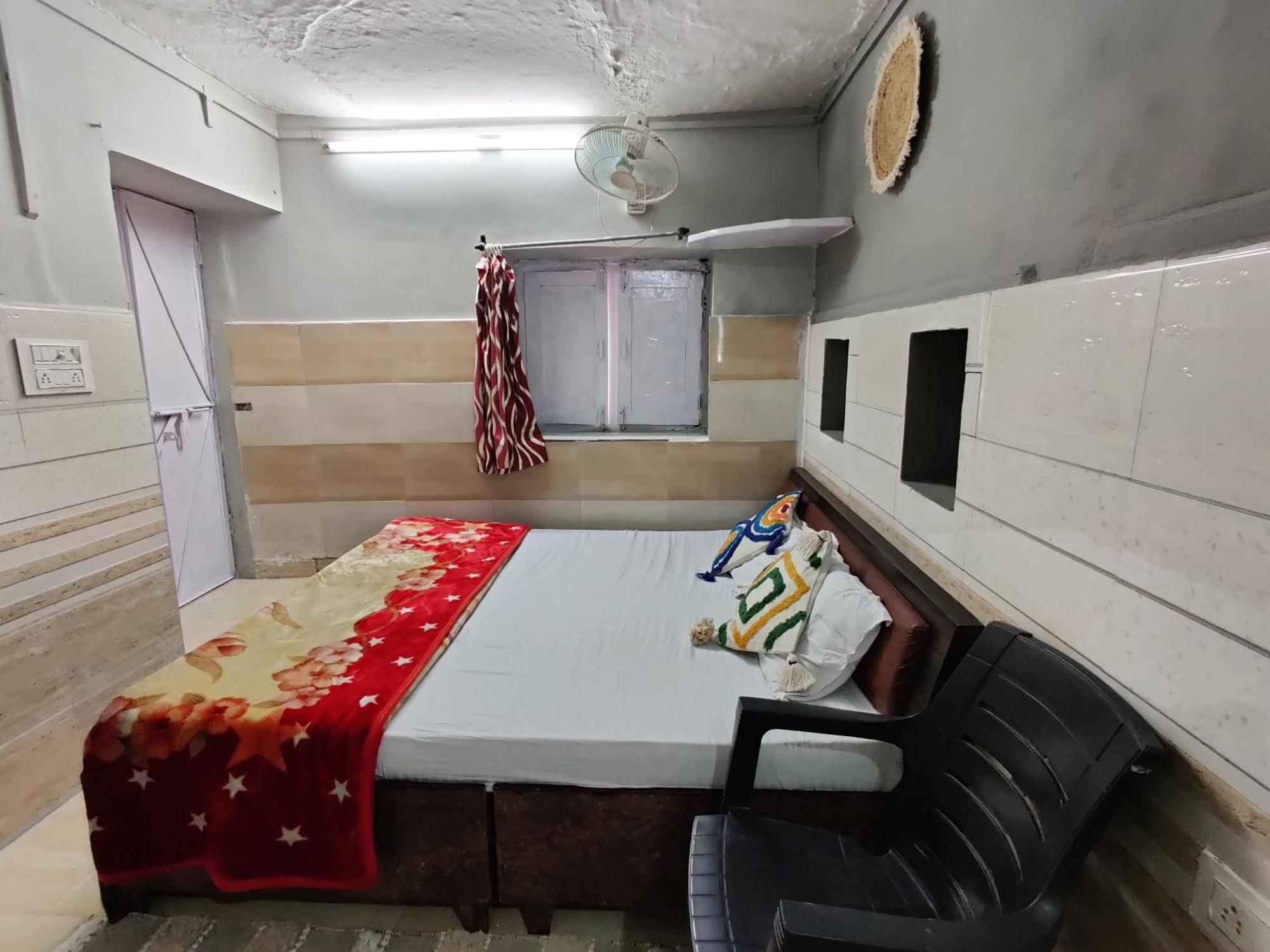 Varah Square Guest House 布什格尔 客房 照片