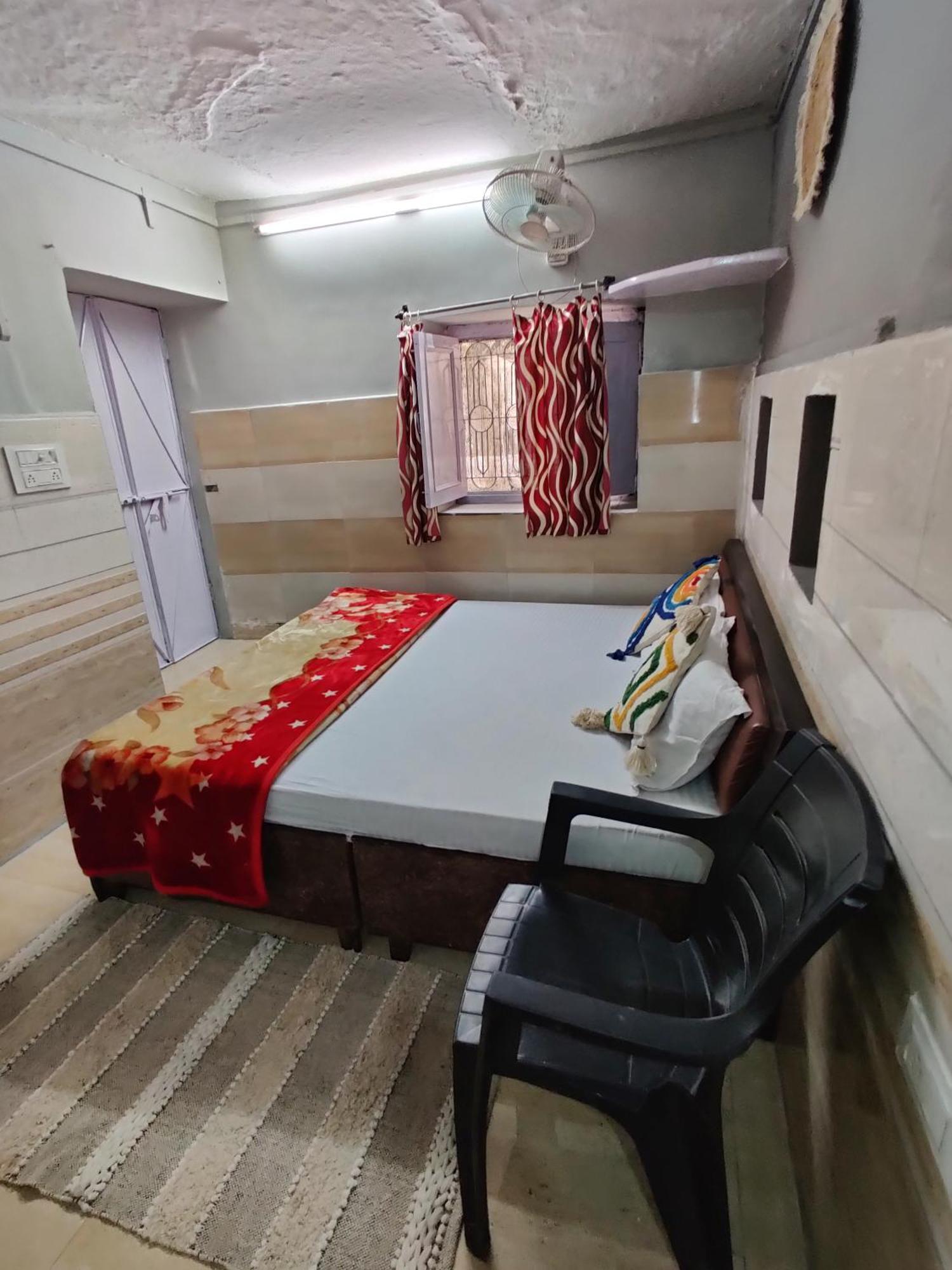 Varah Square Guest House 布什格尔 客房 照片