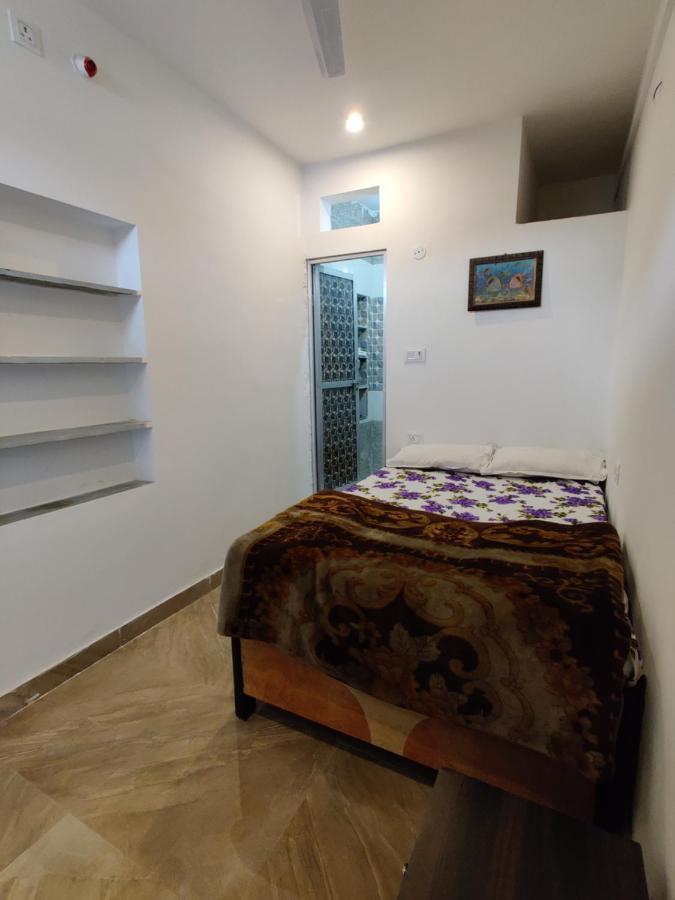 Varah Square Guest House 布什格尔 外观 照片