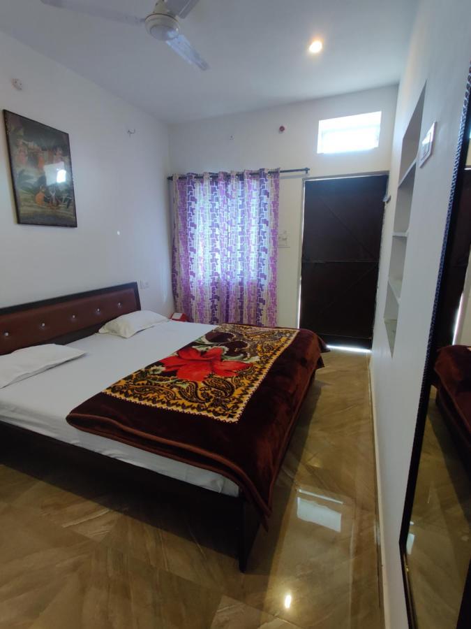 Varah Square Guest House 布什格尔 外观 照片